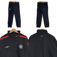 00's UMBRO アンブロ マンチェスターユナイテッド トラックスーツ ジャケット パンツ セット ポリエステル ブラック Size M 福生店
