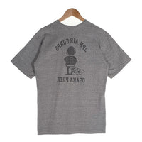SAMURAI JEANS サムライジーンズ JPN.AIR CORPS OSAKA PREF. 半袖 プリント Tシャツ グレー SizeL 福生店