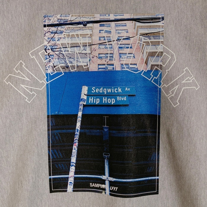 LFYT エルエフワイティー SAMPLES サンプルズ NEW YORK プリント クルーネックスウェットトレーナー ヘザーグレー Size XL 福生店