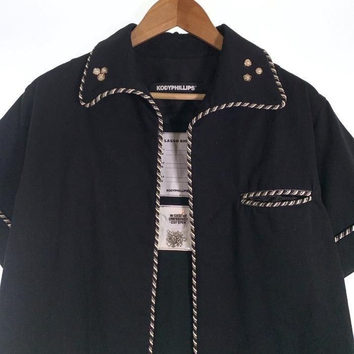 KODY PHILLIPS コディフィリップス LASSO SHIRT コットン 装飾 半袖シャツ ブラック Size S 福生店