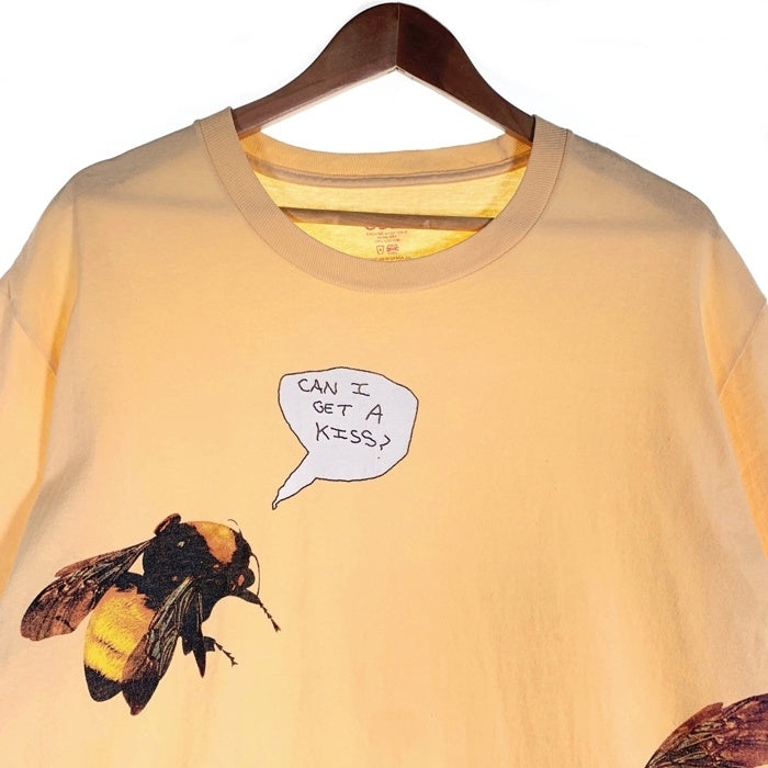 GOLF WANG ゴルフワン CAN I GET A KISS? プリントTシャツ 蜂 イエロー ベージュ Size L 福生店