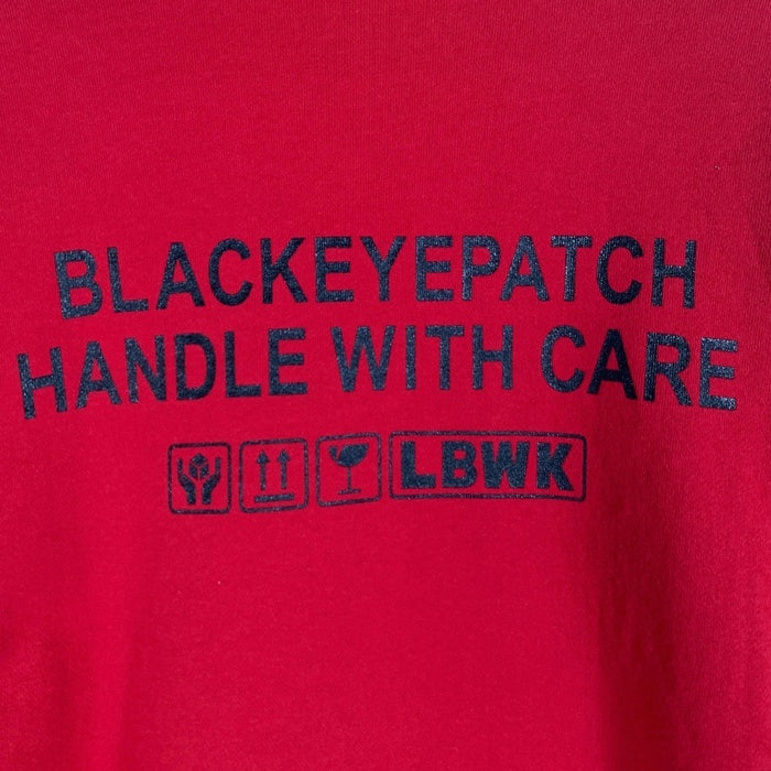 THE BLACK EYE PATCH ブラックアイパッチ LBWK プリント スウェットクルーネックトレーナー レッド Size L 福生店