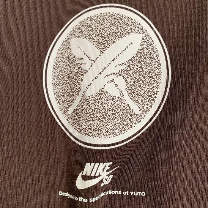 NIKE SB ナイキ U NK SB M90 YUTO S/S TEE 堀米雄斗 プリントTシャツ ブラウン FN0670-237 Size XL 福生店