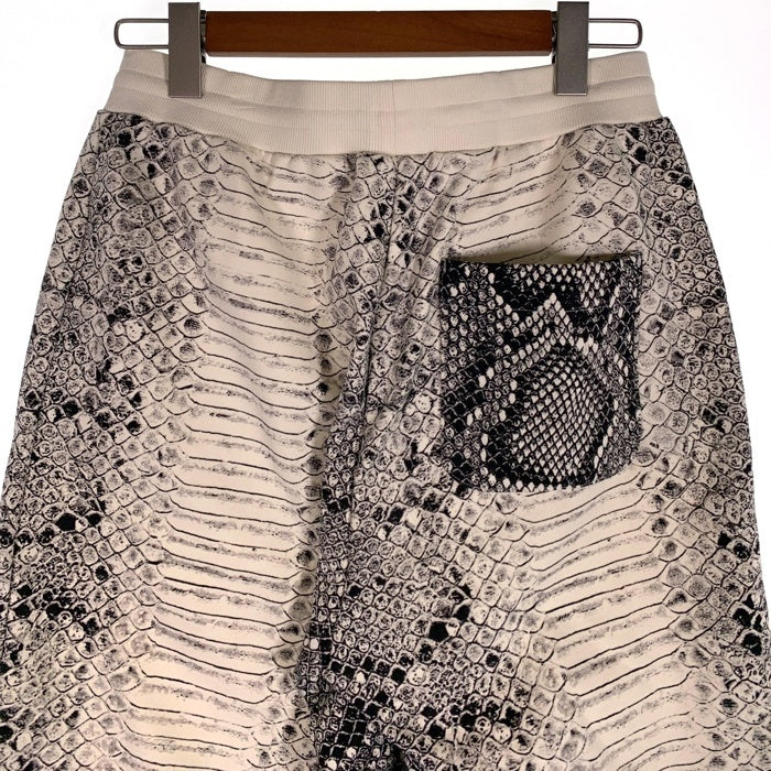 Carhartt WIP カーハート ワークインプログレス Snake AOP Sweat Short スネークプリント スウェットショーツ ショートパンツ ホワイト ブラック Size S 福生店