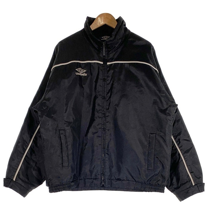 90’s UMBRO アンブロ ジップアップ ナイロンジャケット ブラック 中綿 パイピング Size UK M 福生店