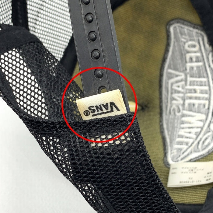 VANS バンズ チェッカーフラッグ トラッカーキャップ メッシュ ブラック ホワイト 福生店