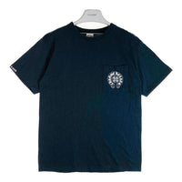 CHROME HEARTS クロムハーツ セメタリーバックプリント ホースシュークロス スクロールラベル ポケット Tシャツ ブラック sizeM 瑞穂店