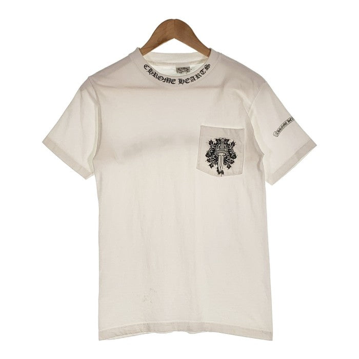 Chrome Hearts クロムハーツ ポケット Tシャツ ホワイト ダガー スクロールラベル ネック プリント オールド Size S 福生店