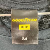 HUF×GOODYEAR ハフ×グッドイヤー レーシングカー プリントTシャツ ブラック sizeM 瑞穂店