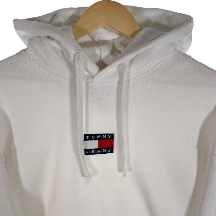 TOMMY JEANS トミージーンズ Badge Hoodie ロゴワッペン プルオーバースウェットパーカー ホワイト Size XL 福生店