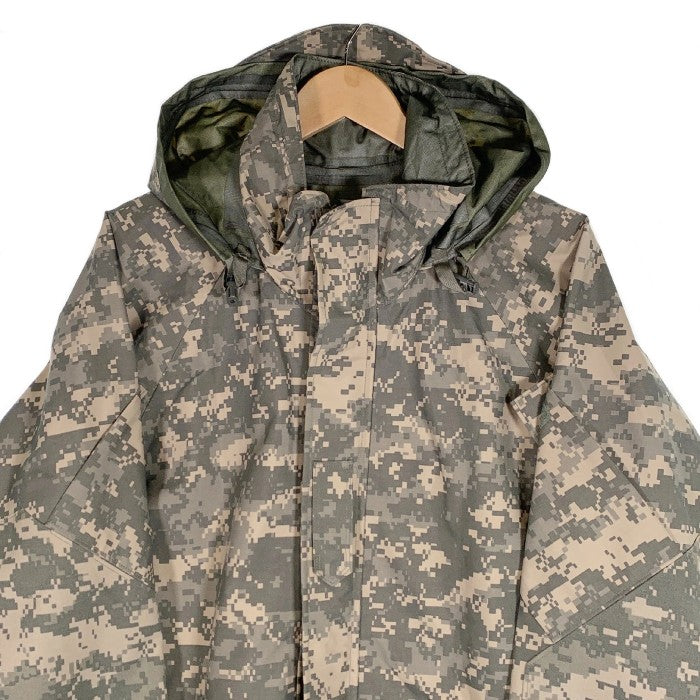 米軍 実物 ECWCS UNIVERSAL CAMOUFLAGE GORE-TEX PARKA ゴアテックス ミリタリーパーカー カモフラージュ デジカモ 05年会計 Size L-R 福生店